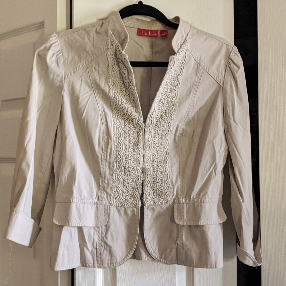 Elle jacket size small - beautiful lace details - Picture 1 of 4